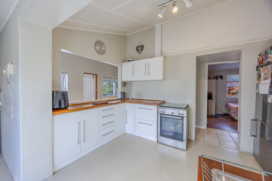 3 Bedroom Property for Sale in Lakeside Western Cape